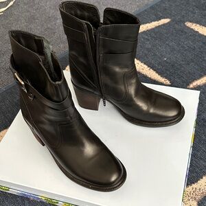 Santana Canada Sefora Heritage Women’s Black Leather Ankle Boots